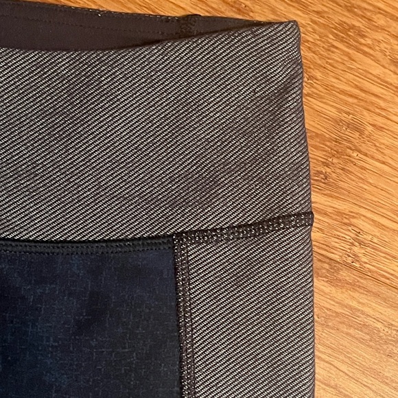 LuluLemon Colorblock Active Leggings - Navy & Gray size 4 - Picture 2 of 7